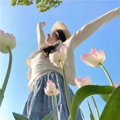 【大尺度血腥】《大逃杀》北野武未删减修复版：荒岛吃鸡鼻祖，同班同学被逼互相残杀的极度残酷实验